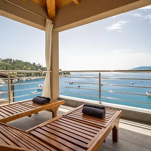 Apartment Seafront 2-bedroom Nika -, Rabac